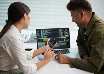 Checking if smartphone is tracker, tapped or monitored by spy software