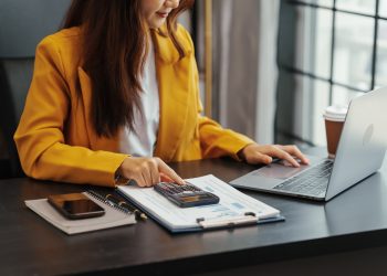 Cute Asian korean business woman as MBA Fresh Graduate No Experience jobs and career opportunities