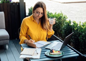 Time management for freelancers. Woman freelancer